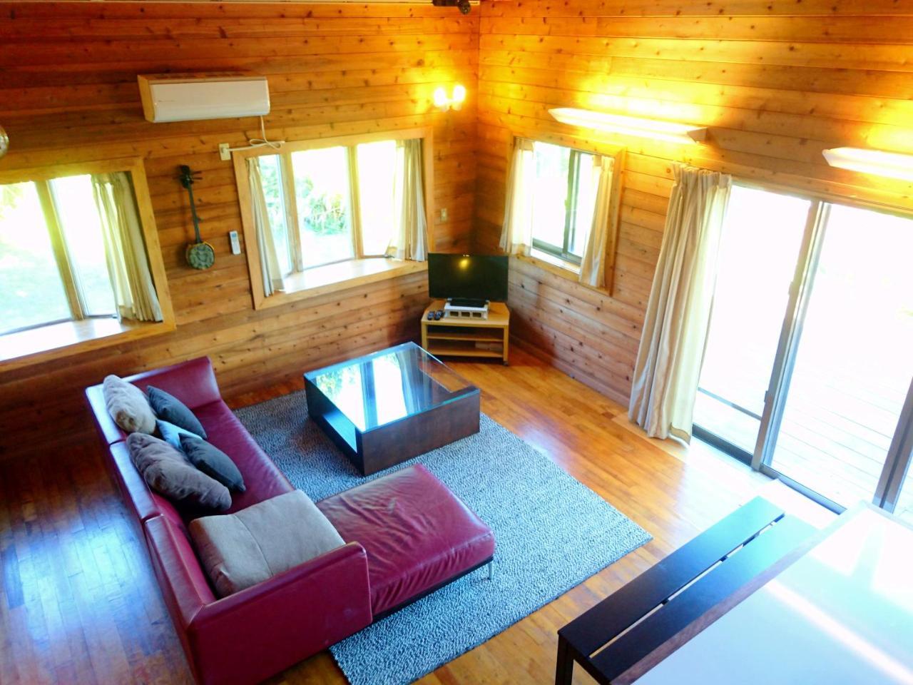 Private Beach House Мотобу Екстер'єр фото