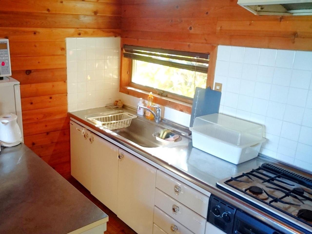 Private Beach House Мотобу Екстер'єр фото