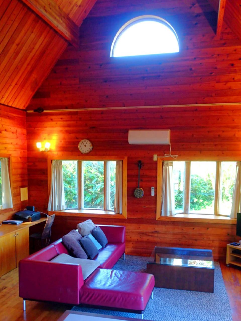 Private Beach House Мотобу Екстер'єр фото